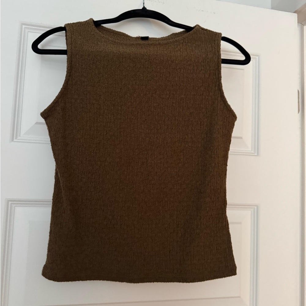 Elegant Uniqlo Brown Sleeveless Top